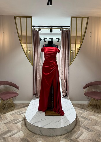 Parlak Kırmızı Drape ve Nakışlı Uzun Abiye - Görsel 4