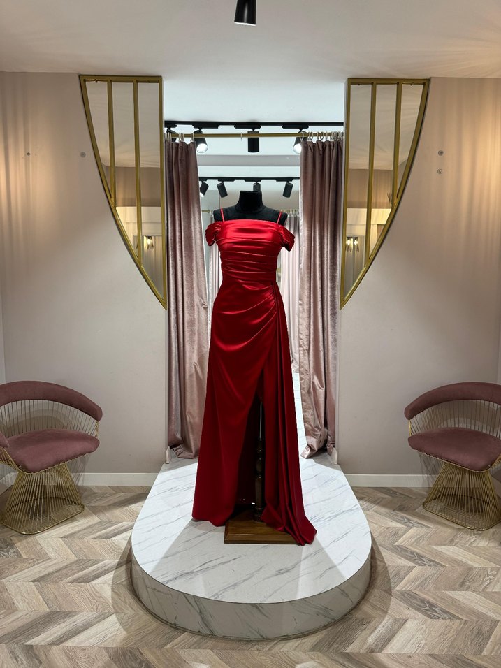 Parlak Kırmızı Drape ve Nakışlı Uzun Abiye - Görsel 4