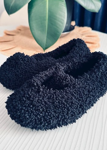 Siyah Kadın Peluş Cırt Cırtlı Terlik - Görsel 4