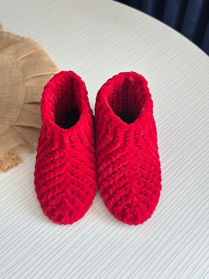 Kız Çocuk Kırmızı Örgü Sıcak Ev Terliği - Görsel 2