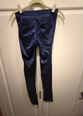 H&M Düğmeli Lacivert Parlak Saten Kadın Pantolon - Görsel 2