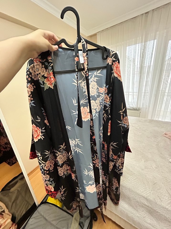 Kadın Siyah Çiçekli Uzun Sabahlık - Görsel 3