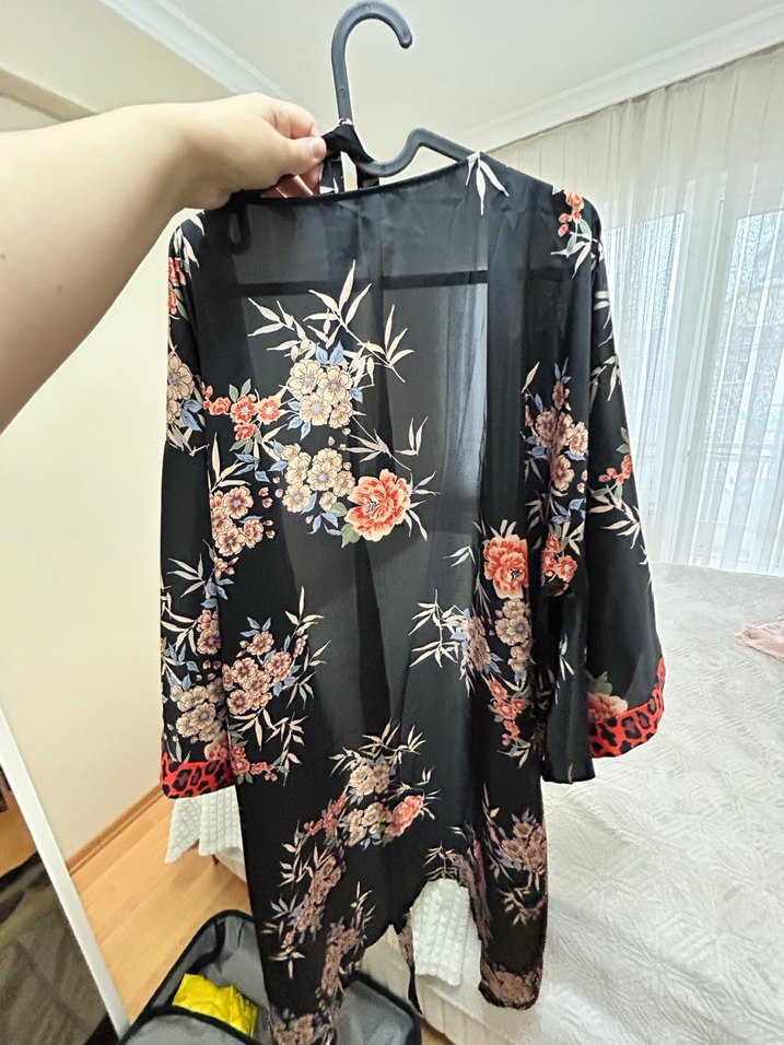 Kadın Siyah Çiçekli Uzun Sabahlık - Görsel 2