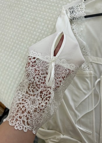 Beyaz Dantel Detaylı Kadın Sabahlık - Görsel 4