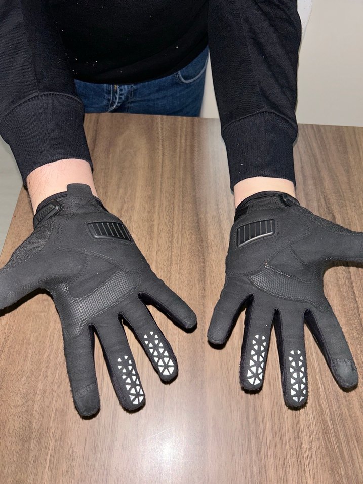 Dokunmatik özellikli motorcu eldiveni - Görsel 2