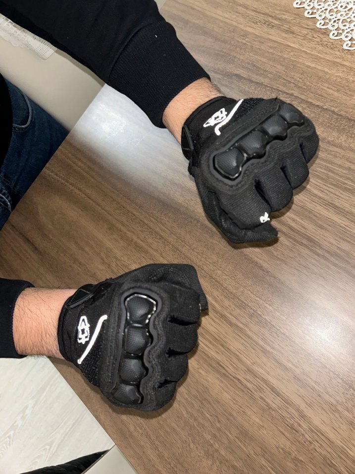 Dokunmatik özellikli motorcu eldiveni - Görsel 3