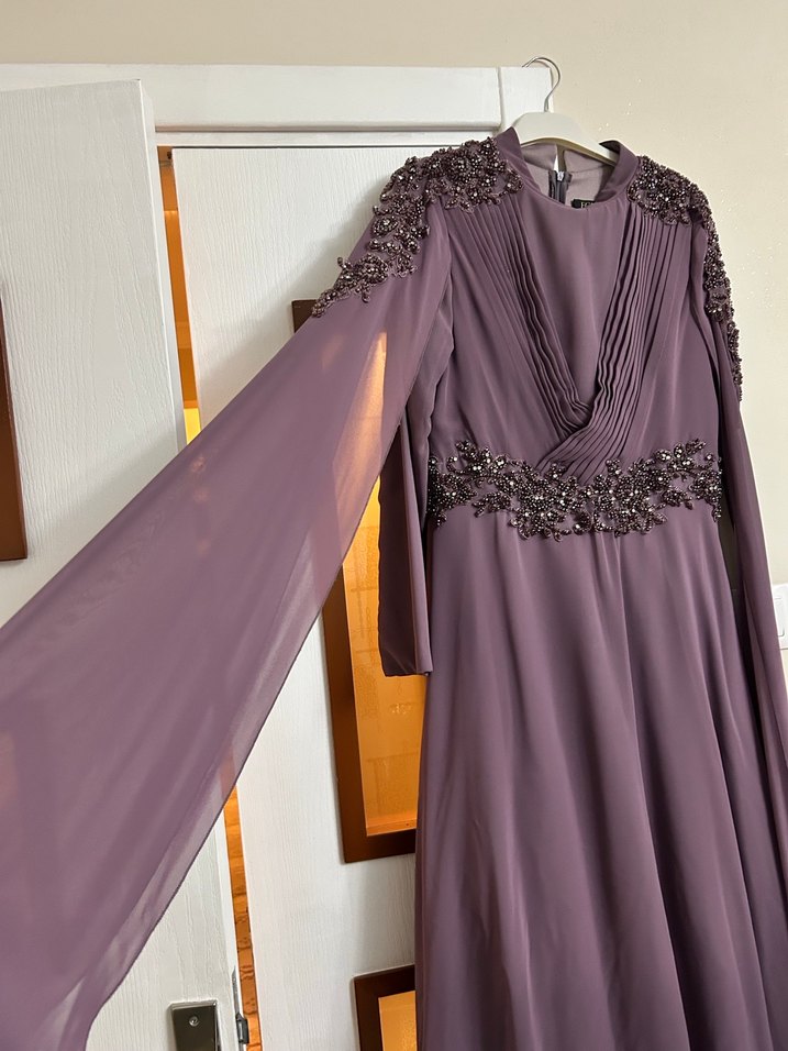 Uzun Kollu Drape Detaylı Mor Abiye Elbise - Görsel 3