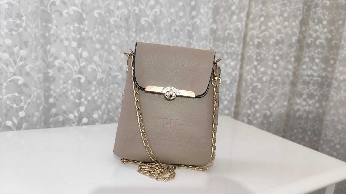 Bej Zincir Detaylı Yılan Desenli Deri Çanta - Görsel 2