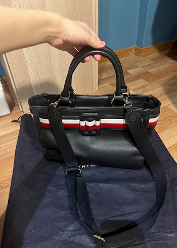 Tommy Hilfiger Siyah Deri Kadın Çanta