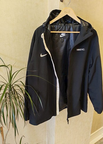 Nike Siyah Kapüşonlu Erkek Yağmurluk/Rüzgarlık - Görsel 3