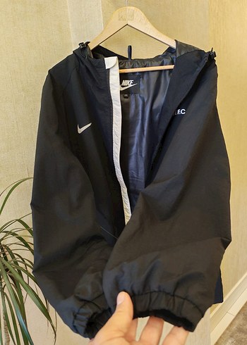 Nike Siyah Kapüşonlu Erkek Yağmurluk/Rüzgarlık - Görsel 4