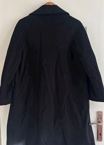 Siyah Düğmeli Uzun Kaban - Görsel 2