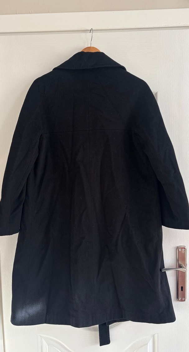 Siyah Düğmeli Uzun Kaban - Görsel 2