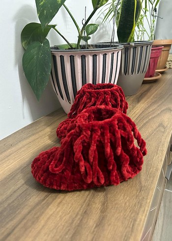 Kız Çocuk Kırmızı Örme Bohem Ev Botu - Görsel 2