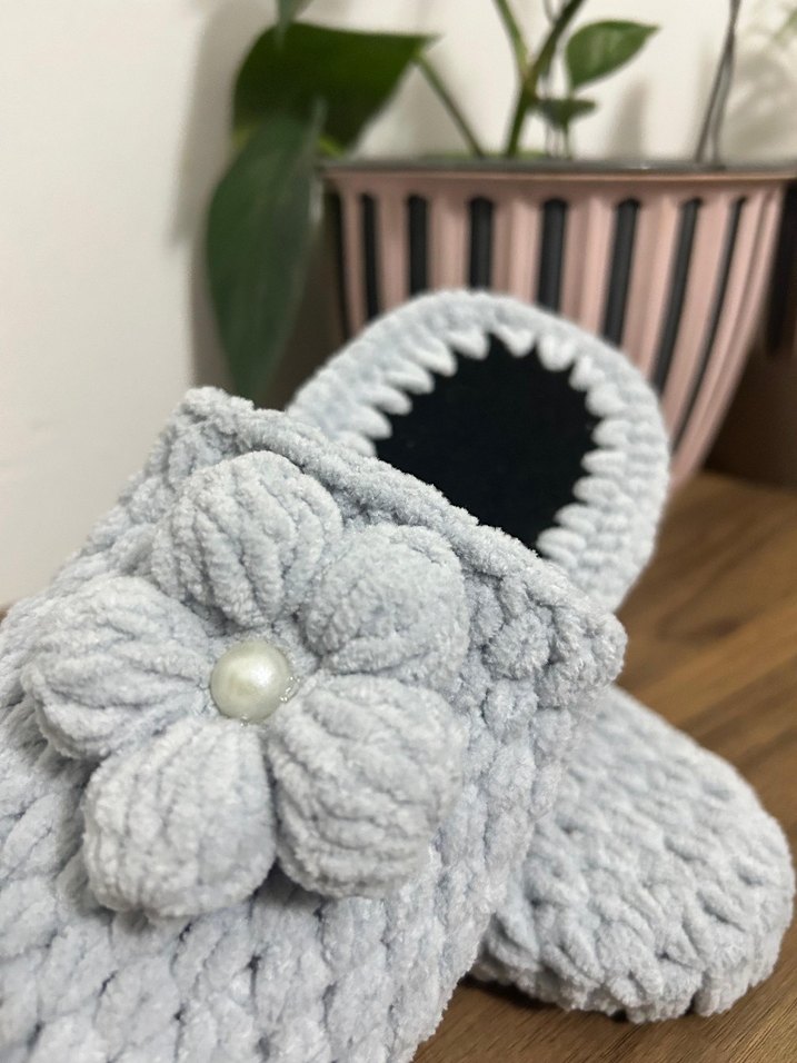 Gri Örgü Bohem Çiçekli İnci Detaylı Kadın Ev Terliği - Görsel 3