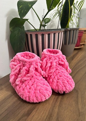 Kız Çocuk Pembe Fırfırlı Sıcak Ev Botu - Görsel 2