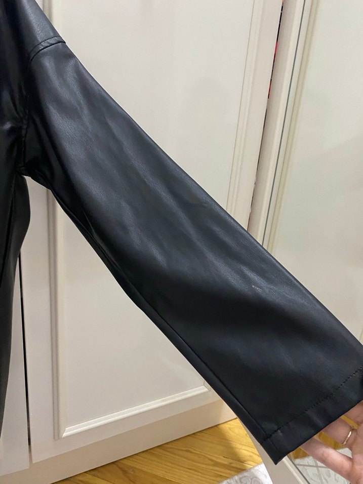 Düğmeli Siyah Deri Kadın Ceket - Görsel 3