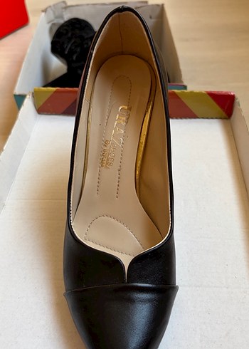 Siyah Deri Tokalı Kadın Stiletto - Görsel 2