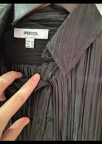ipekyol Kadın Siyah Pilili Keten Gömlek