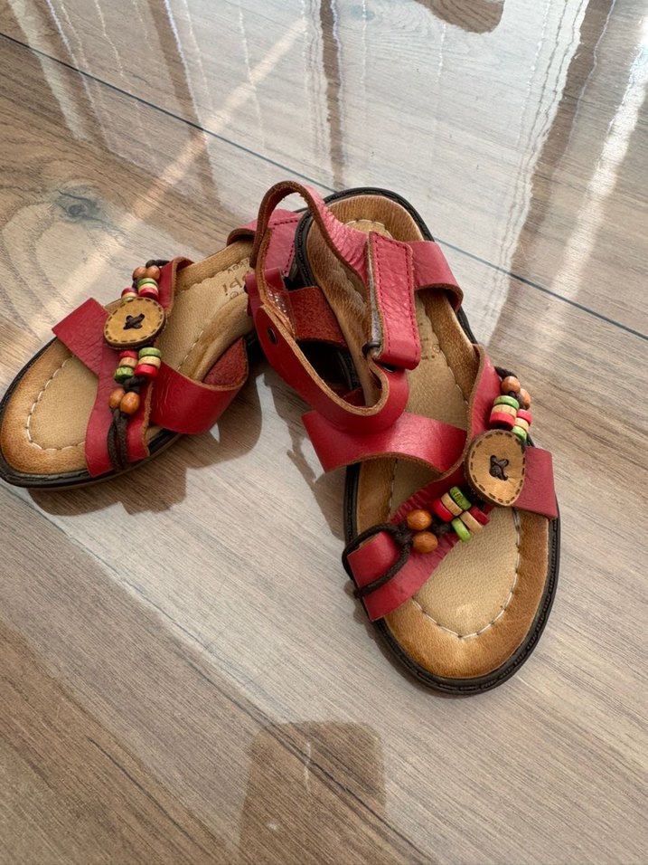 Kız Çocuk Deri Kırmızı Bohem Nakışlı Sandalet - Görsel 2