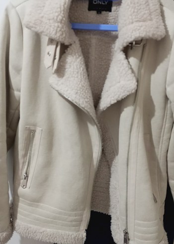 Kürk Detaylı Beyaz Kadın Kışlık Mont - Görsel 4