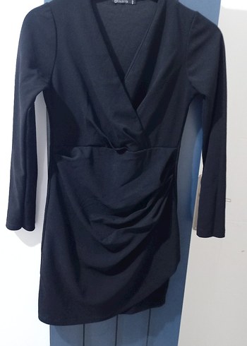 V Yaka Siyah Drapeli Midi Kadın Elbise - Görsel 3