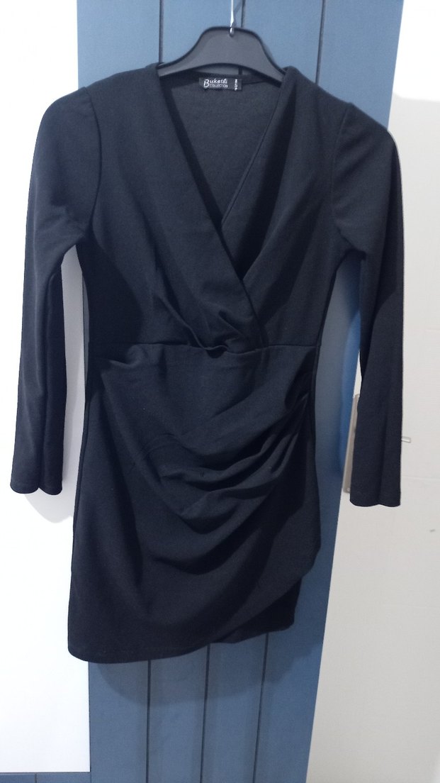 V Yaka Siyah Drapeli Midi Kadın Elbise - Görsel 3