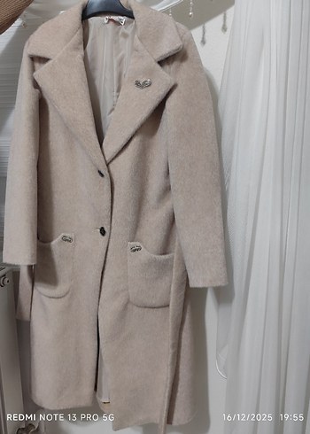 Bej Kadın Uzun Kollu Kürklü Klasik Kaban - Görsel 3