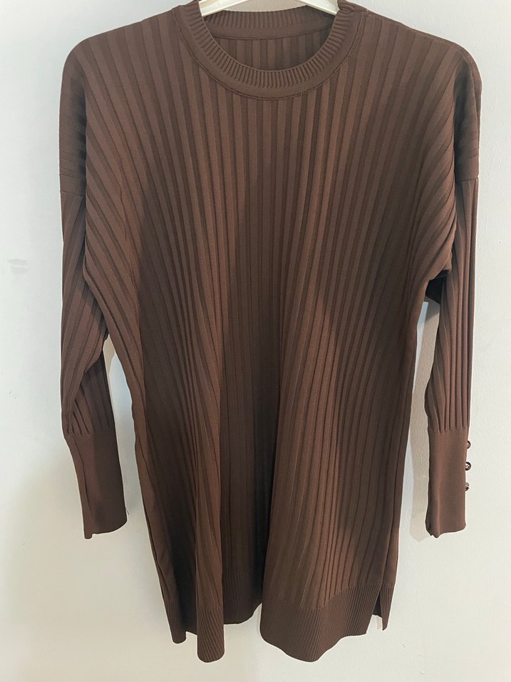 Kahverengi Pliseli Kadın Uzun Kollu Kazak
Hiç kullanılmadı - Görsel 3