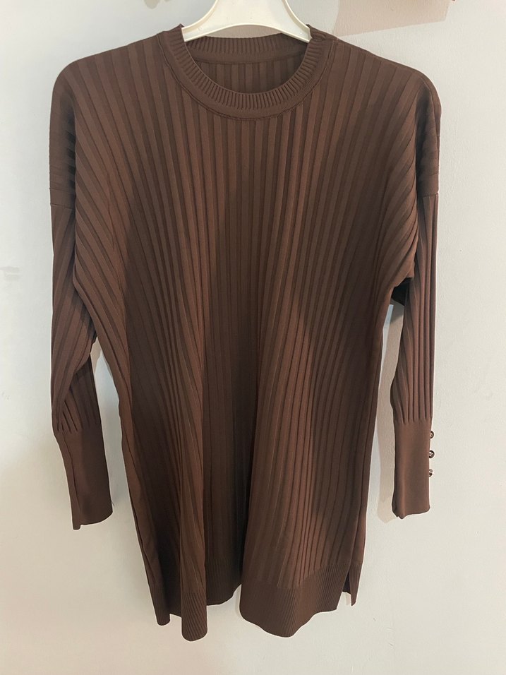 Kahverengi Pliseli Kadın Uzun Kollu Kazak
Hiç kullanılmadı - Görsel 4