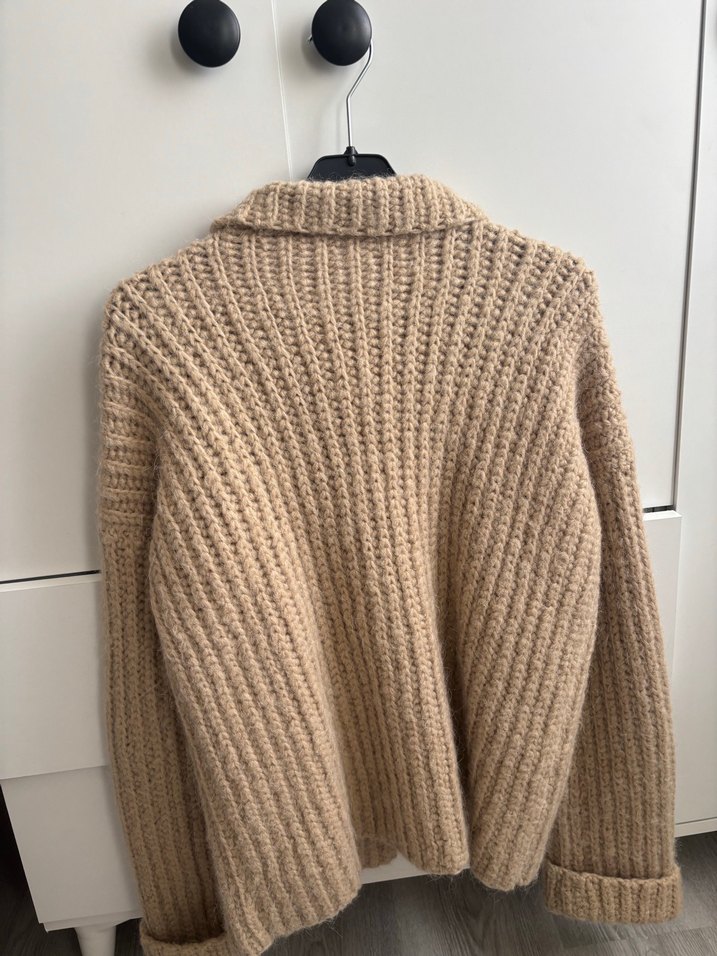 Bej Örgü Yüksek Yakalı Kadın Hırka - Görsel 3