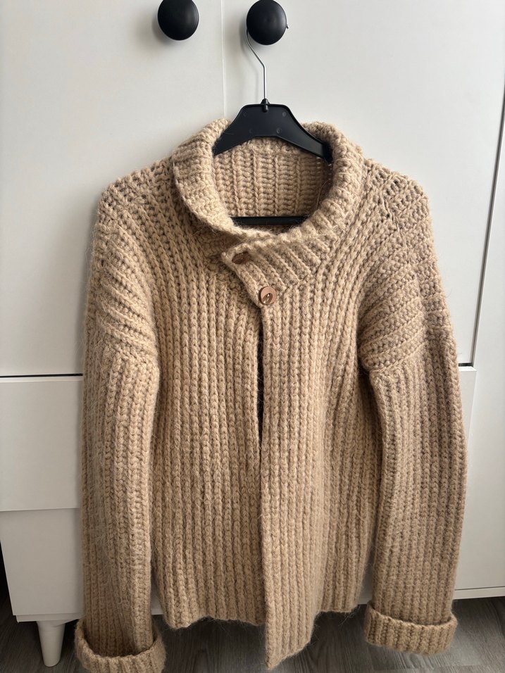 Bej Örgü Yüksek Yakalı Kadın Hırka - Görsel 2