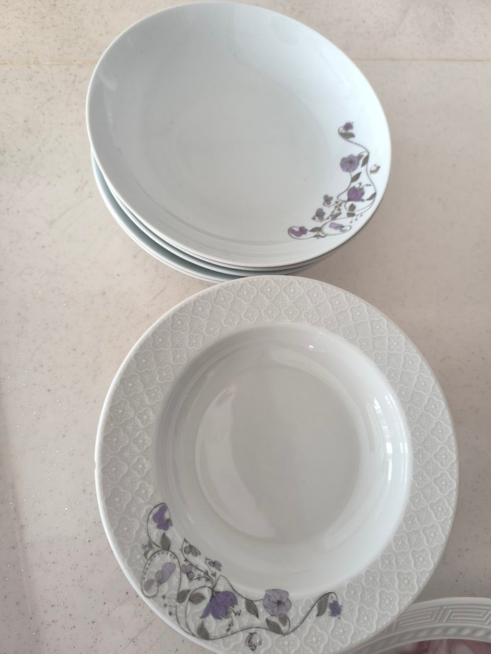 Beyaz ve gri desenli porselen tabak seti - Görsel 2