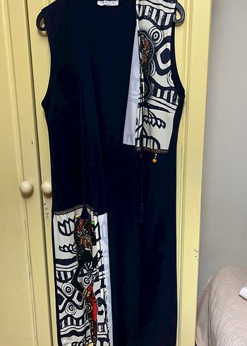 Siyah Baskılı Dökümlü Uzun Elbise - Görsel 2