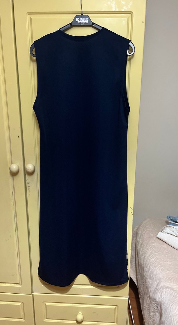 Siyah Baskılı Dökümlü Uzun Elbise - Görsel 3