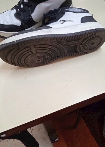 Beyaz Siyah Bağcıklı Basketbol Ayakkabısı - Görsel 3