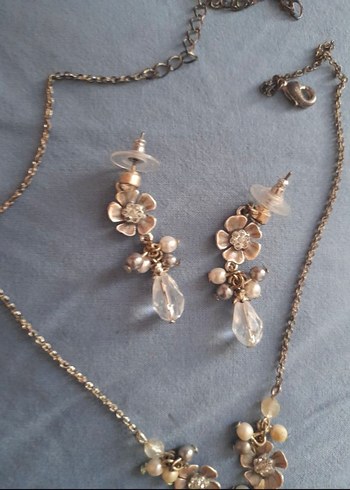 Çiçek Detaylı Takı Seti - Görsel 3