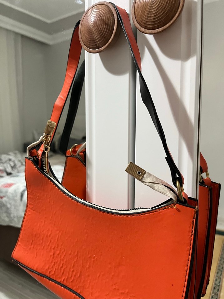 Kilitli Parlak turuncu  Deri Kadın Çanta - Görsel 2