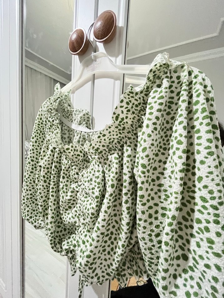 Yeşil Leopar Desenli Kısa Keten Bluz - Görsel 2