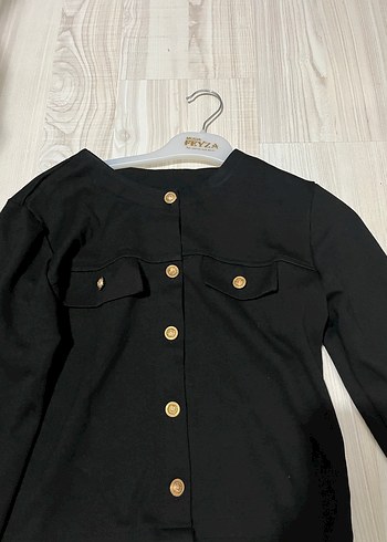 Siyah Düğmeli Kadın Ceket - Görsel 3