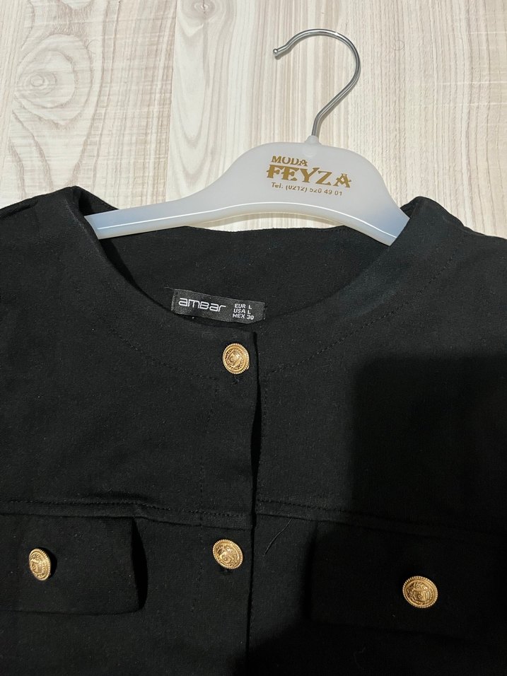 Siyah Düğmeli Kadın Ceket - Görsel 2