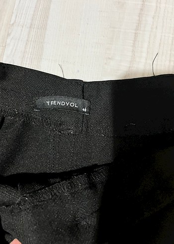 Kadın Siyah Piliseli Normal Boy Kumaş Pantolon - Görsel 3