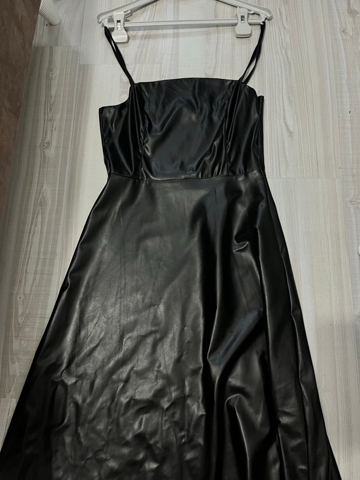 Siyah Drapeli Uzun İnce Askılı deri elbise - Görsel 2