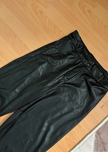 Kadın Siyah Parlak Deri Kemerli Pantolon - Görsel 5