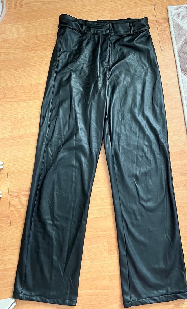 Kadın Siyah Parlak Deri Kemerli Pantolon - Görsel 4