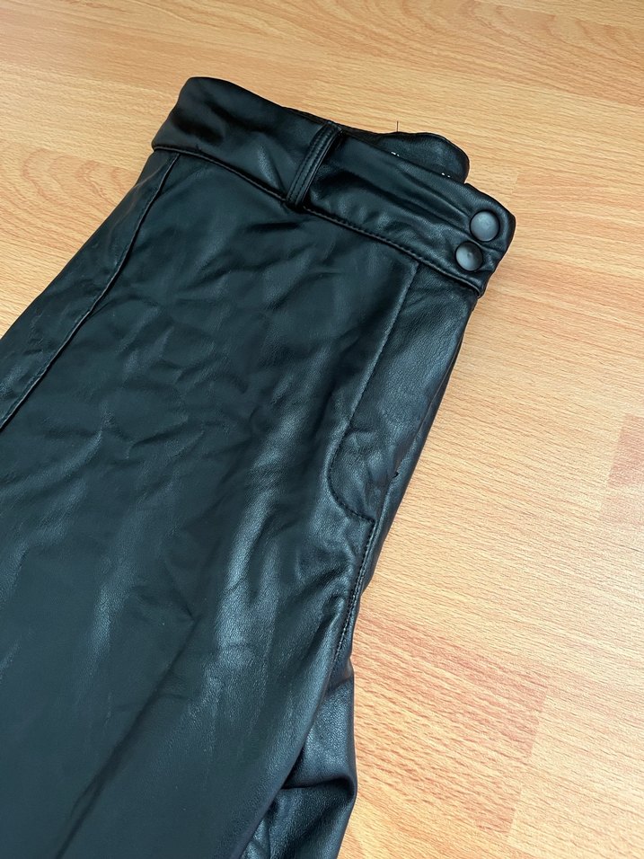 Kadın Siyah Parlak Deri Kemerli Pantolon - Görsel 3