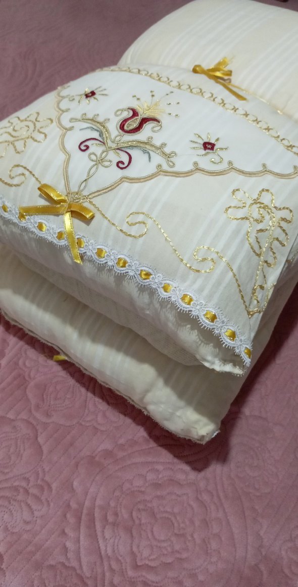 İşlemeli Krem Çift kişilik pike ve yastık - Görsel 2
