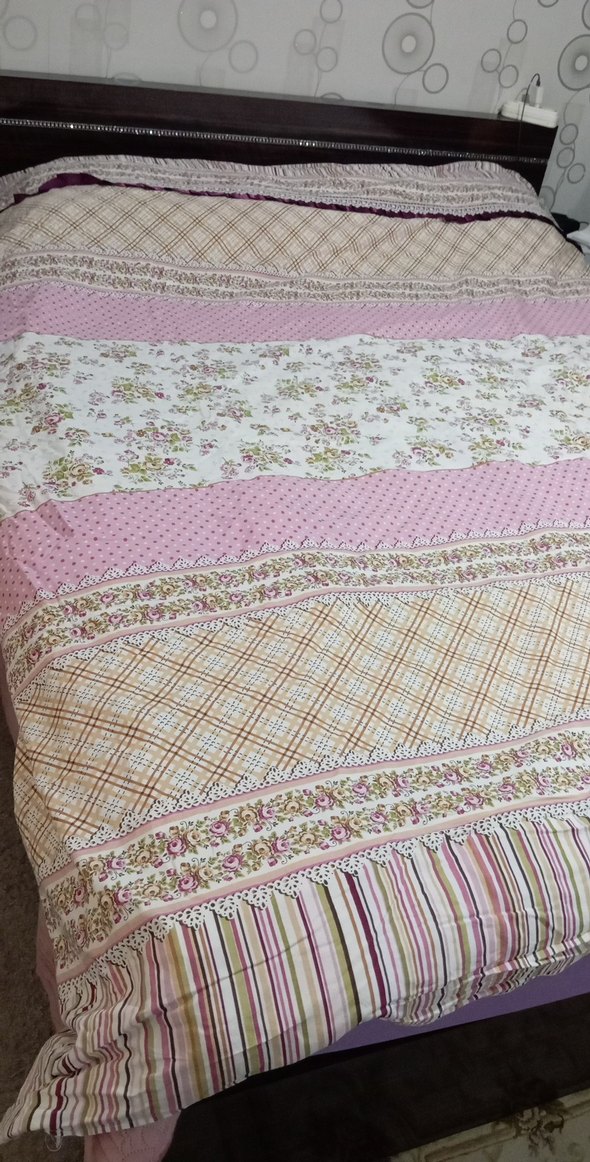 Pembe Desenli Nevresim ve Yorgan - Görsel 3