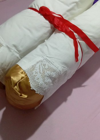 Beyaz Nakışlı Saten Detaylı Yastık - Görsel 4