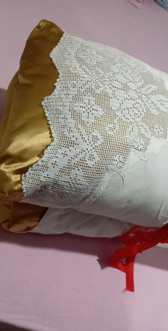 Beyaz Nakışlı Saten Detaylı Yastık - Görsel 2